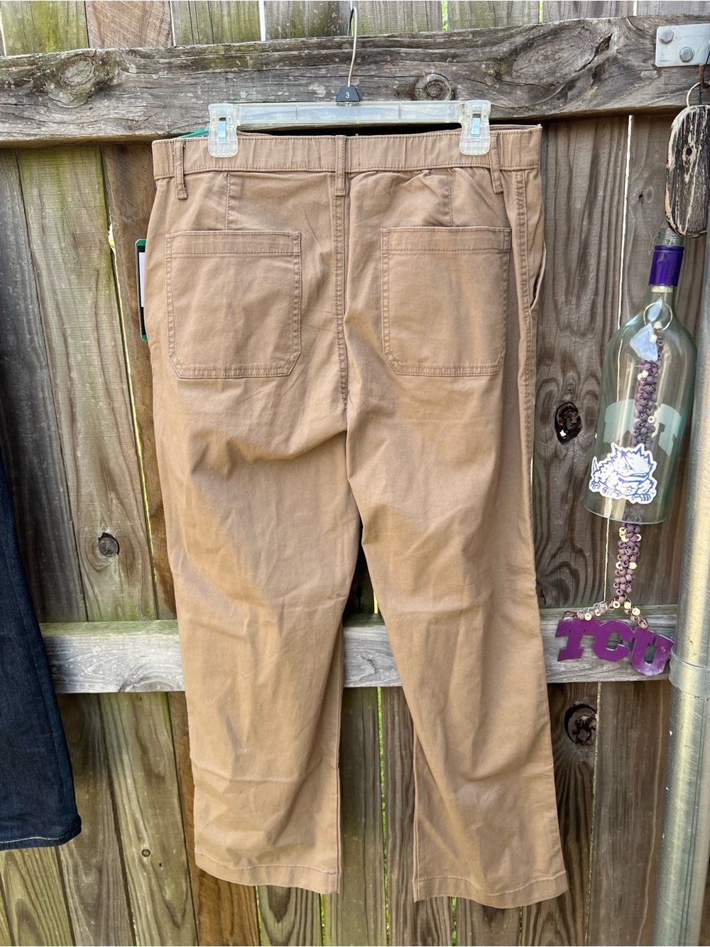 👗G.H. Bass & Co. Women’s ankle Chinos in Tan - Picture 5 of 9
